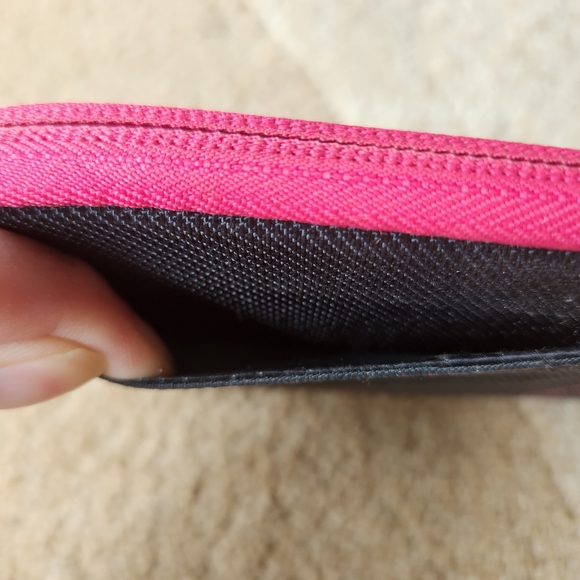 M-Edge E-Reader Case - Picture 5 of 5